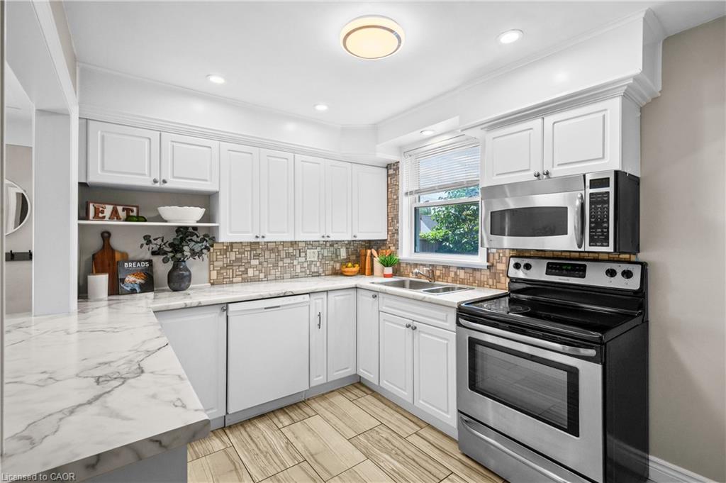 78 West 3rd Street Property Photo 10