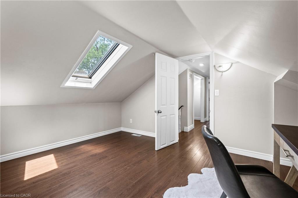 78 West 3rd Street Property Photo 23