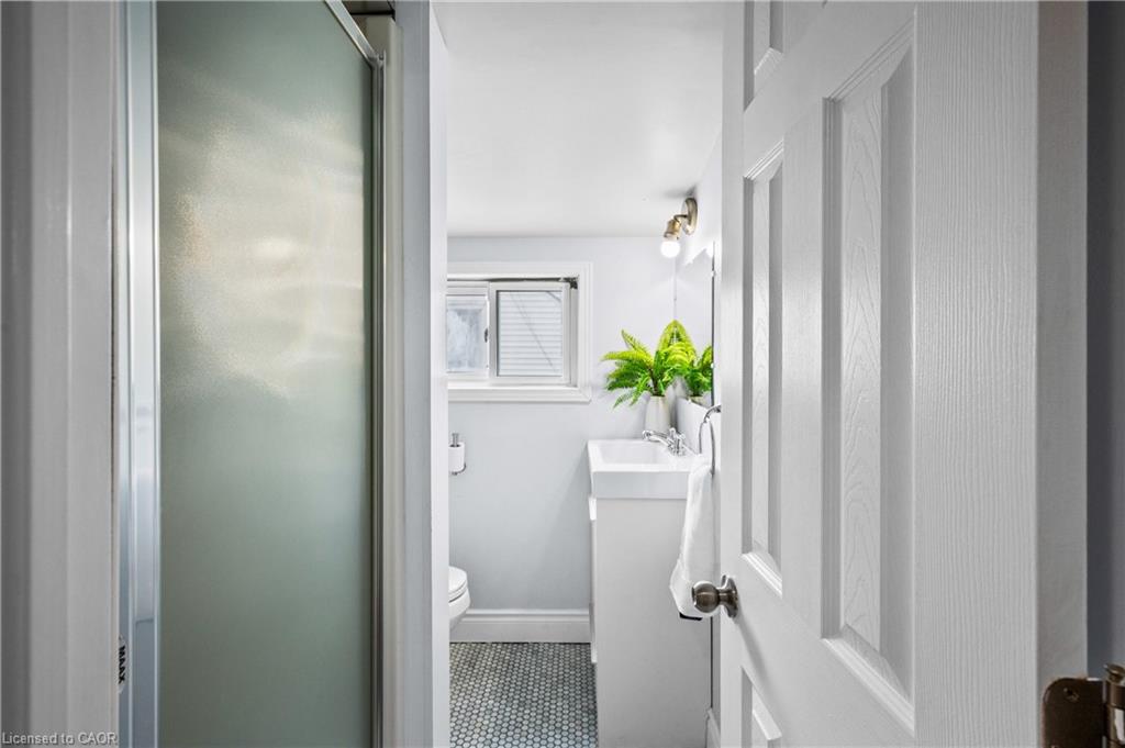 78 West 3rd Street Property Photo 24