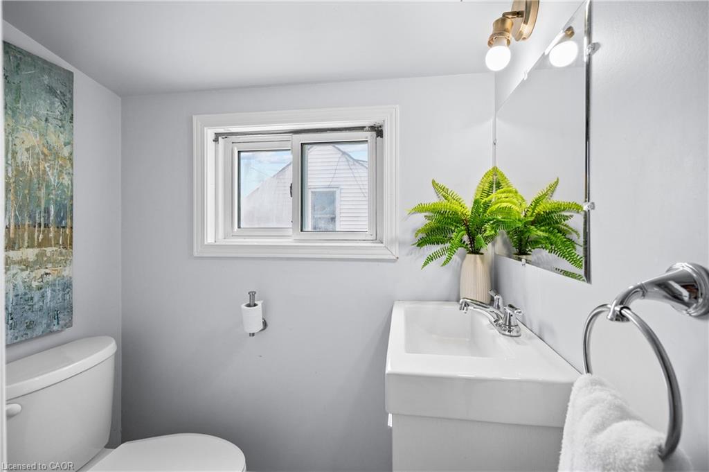 78 West 3rd Street Property Photo 25