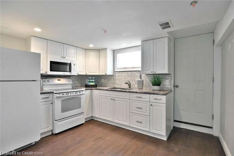 78 West 3rd Street Property Photo 34