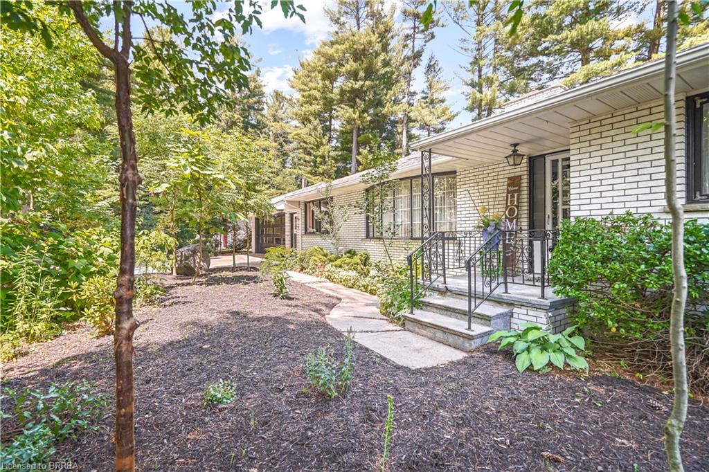 667 Gage Street Property Photo 4