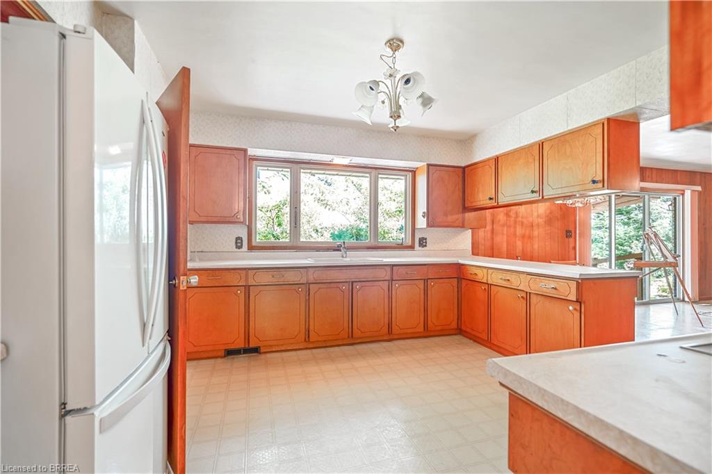 667 Gage Street Property Photo 14