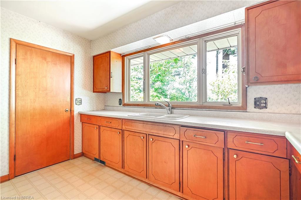 667 Gage Street Property Photo 16