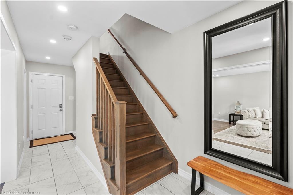 352 Timberland Gate Gate Property Photo 6