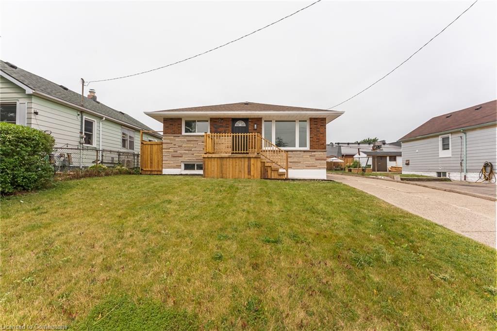 71 Glassco Avenue N Property Photo 1