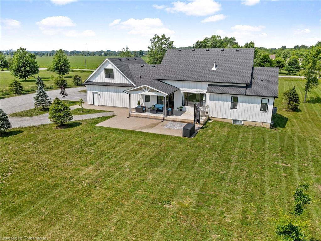 51075 Deeks Road S Property Photo 4