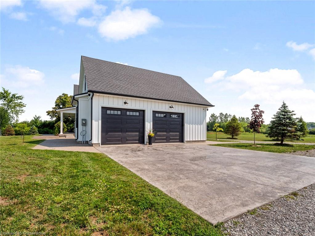 51075 Deeks Road S Property Photo 5