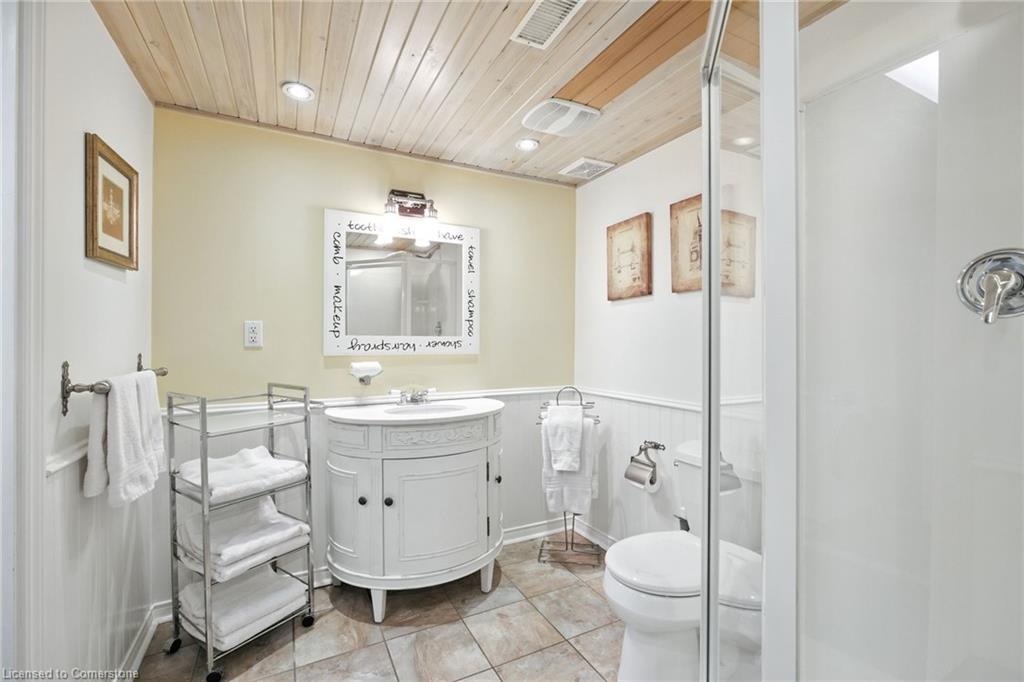 479 Blathwayte Lane Property Photo 28