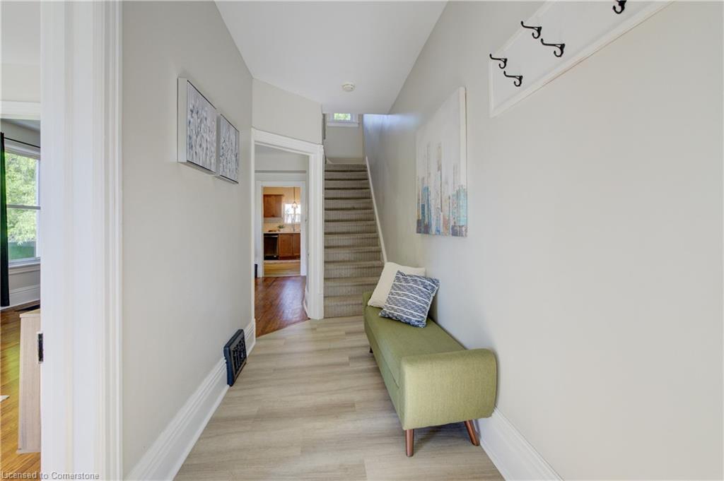 81 George Street N Property Photo 5