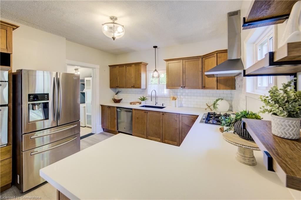 81 George Street N Property Photo 11