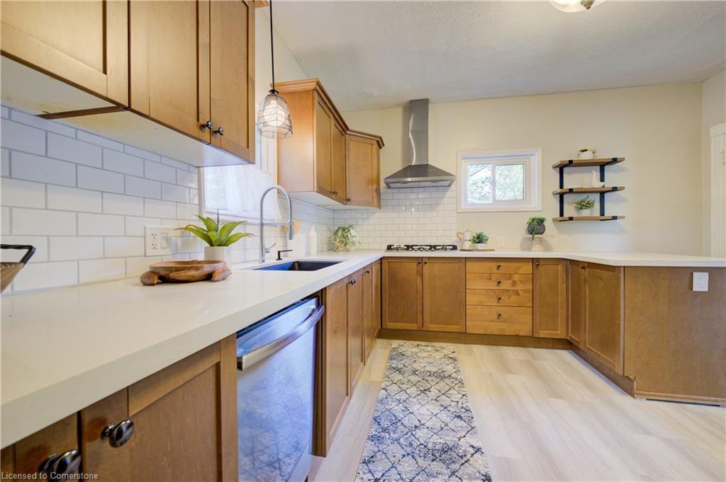 81 George Street N Property Photo 13