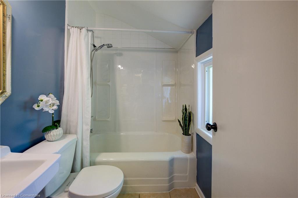 81 George Street N Property Photo 18