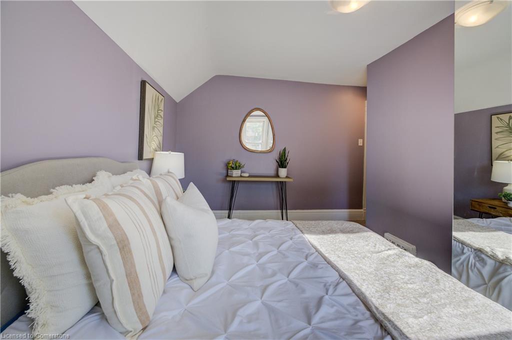 81 George Street N Property Photo 27