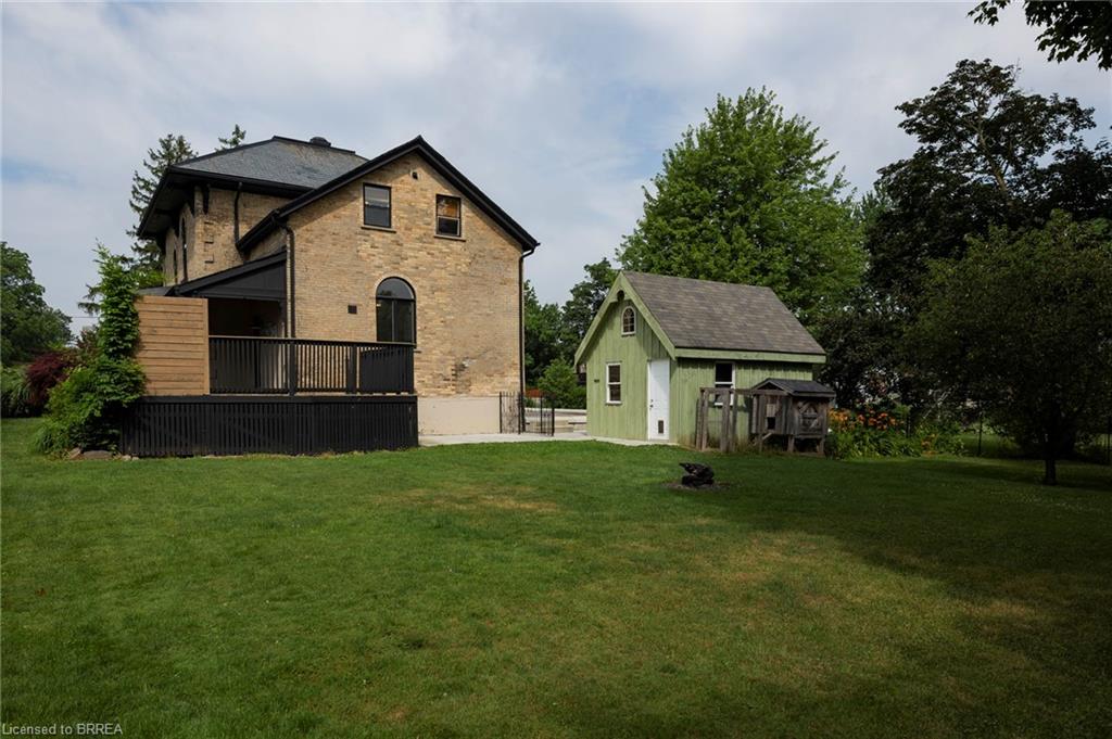 76.5 Stover Street N Property Photo 4