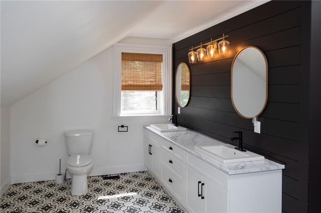 76.5 Stover Street N Property Photo 21
