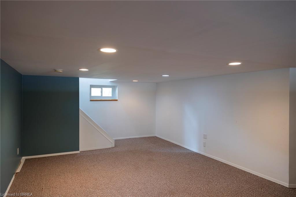 76.5 Stover Street N Property Photo 23