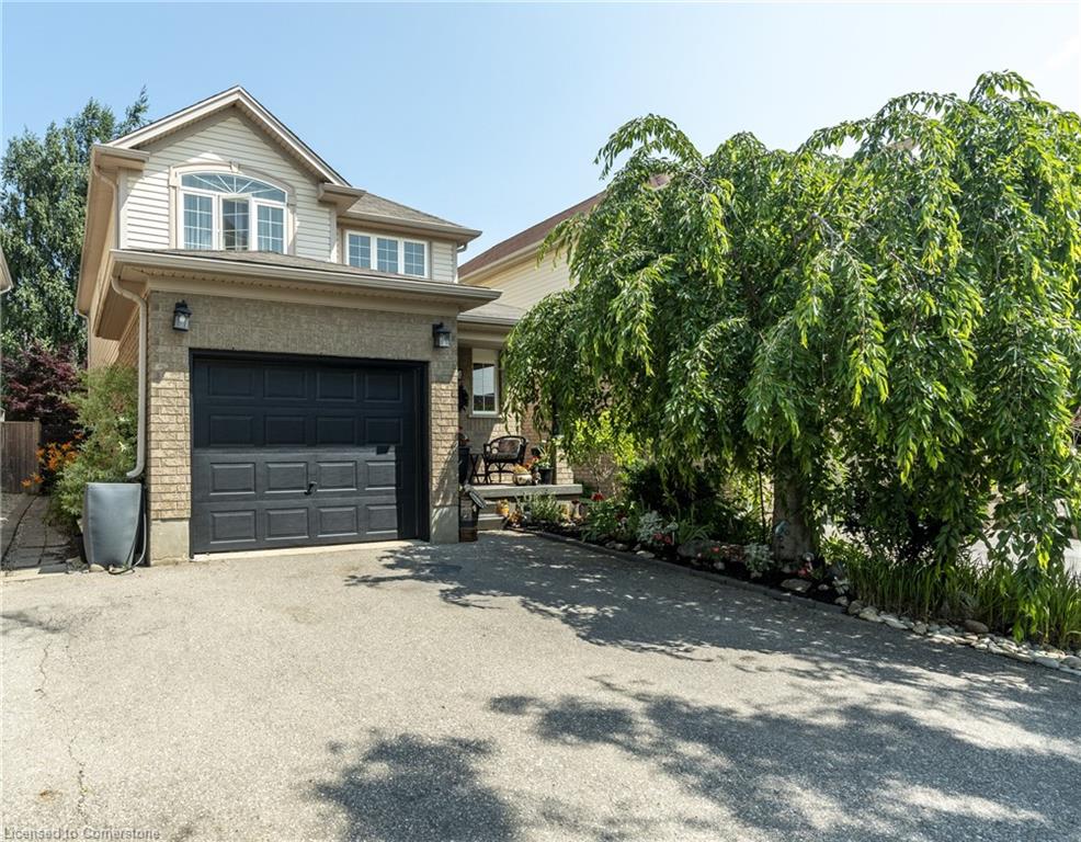 584 Commonwealth Crescent