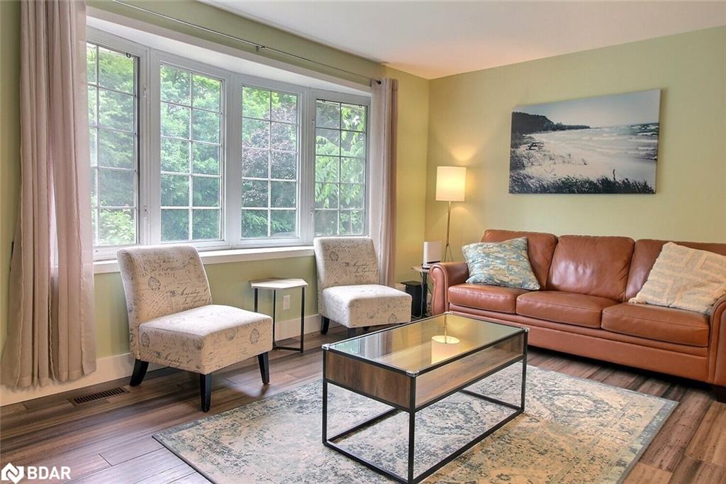 13 Parkside Drive Property Photo 5