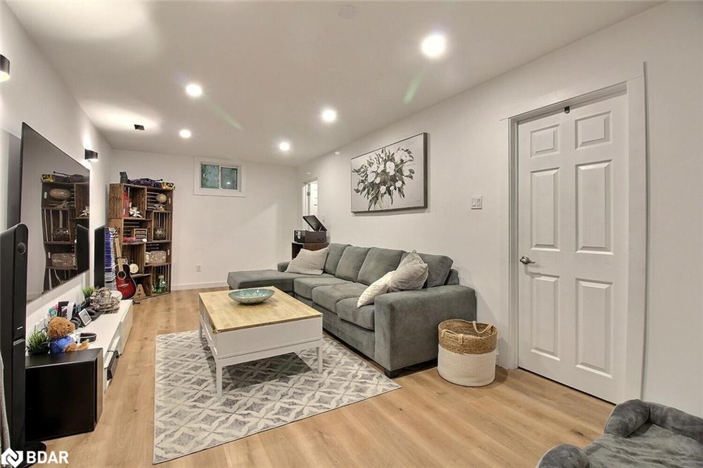 13 Parkside Drive Property Photo 18