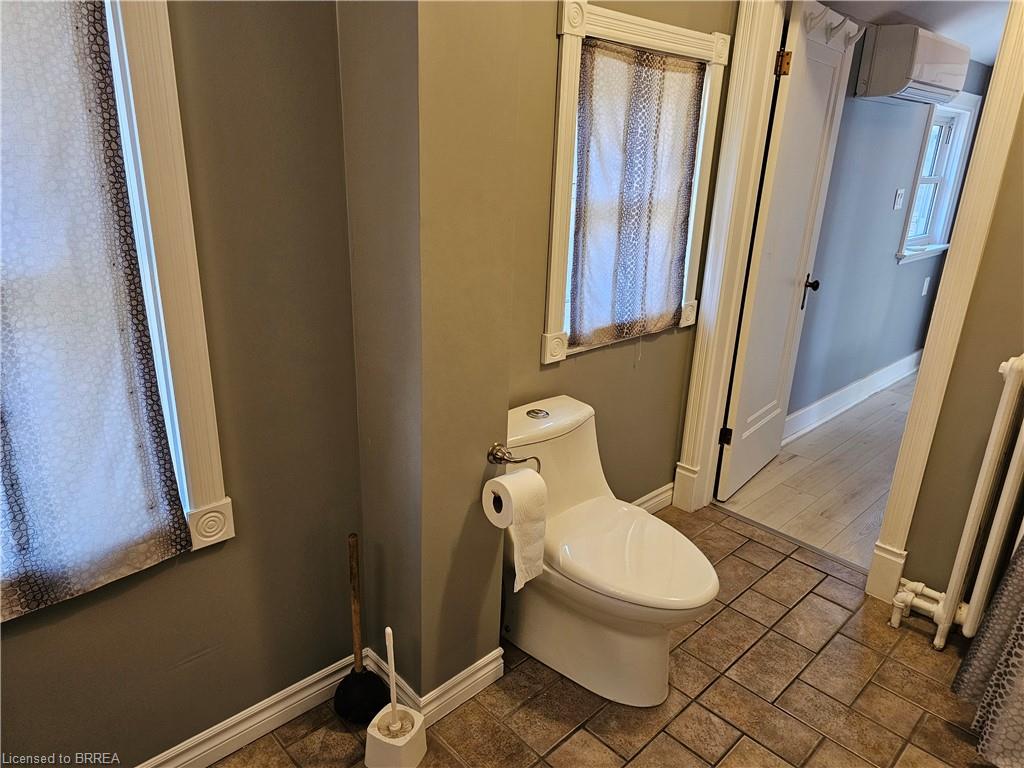 326 Erie Avenue Property Photo 14