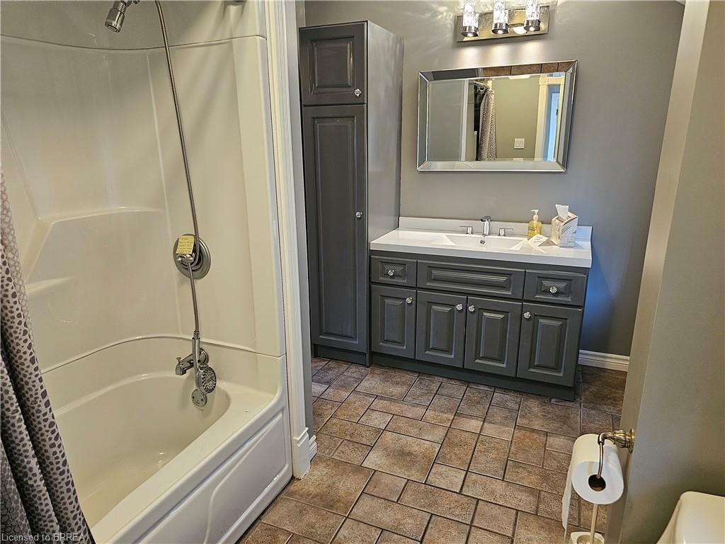 326 Erie Avenue Property Photo 15