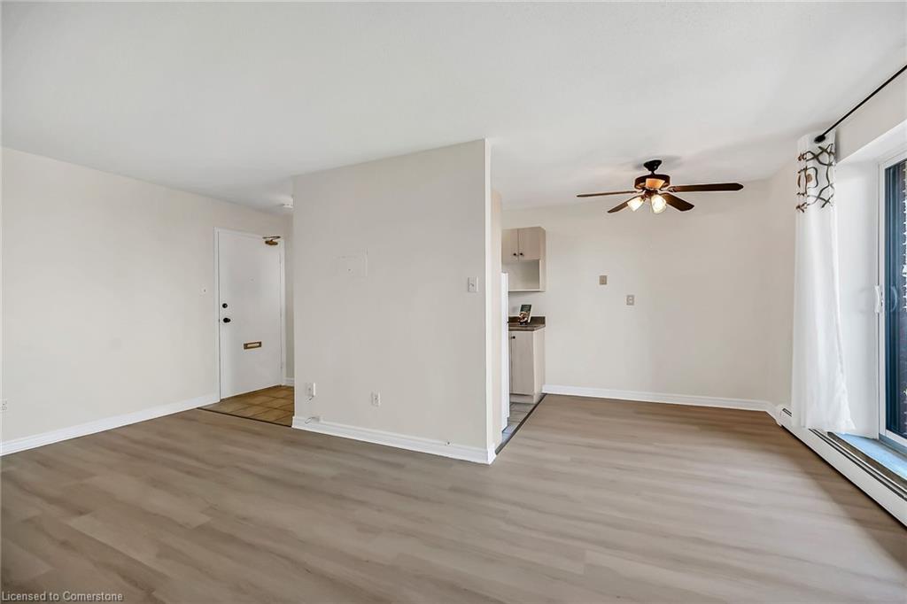 702-81 Charlton Avenue E Property Photo 9