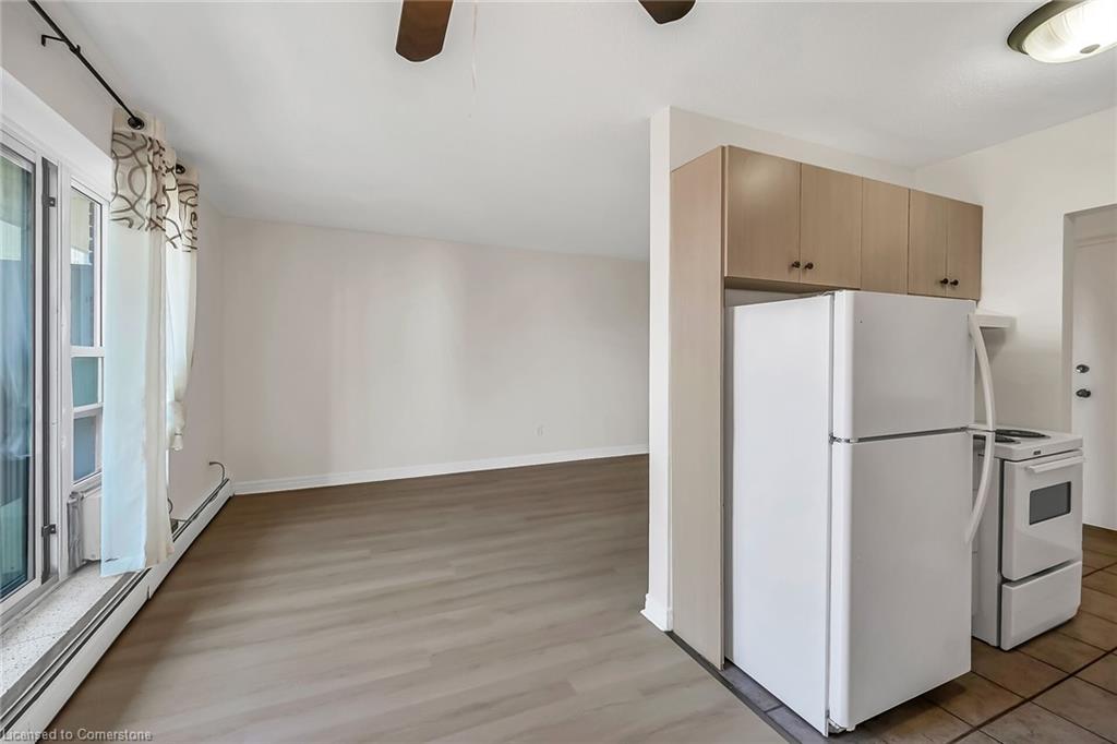 702-81 Charlton Avenue E Property Photo 18