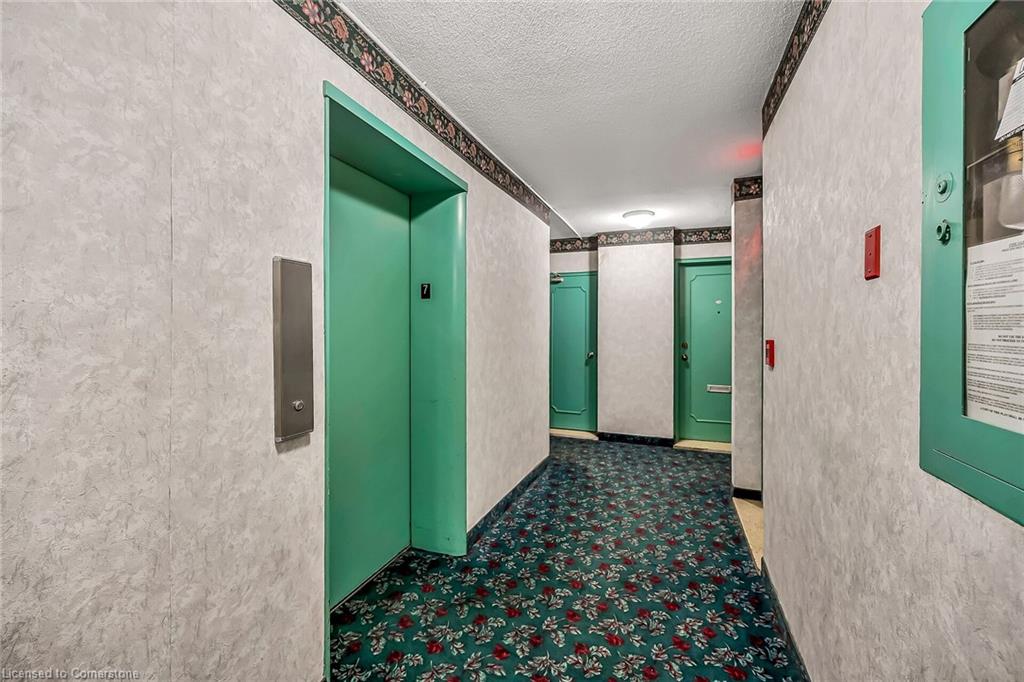 702-81 Charlton Avenue E Property Photo 28