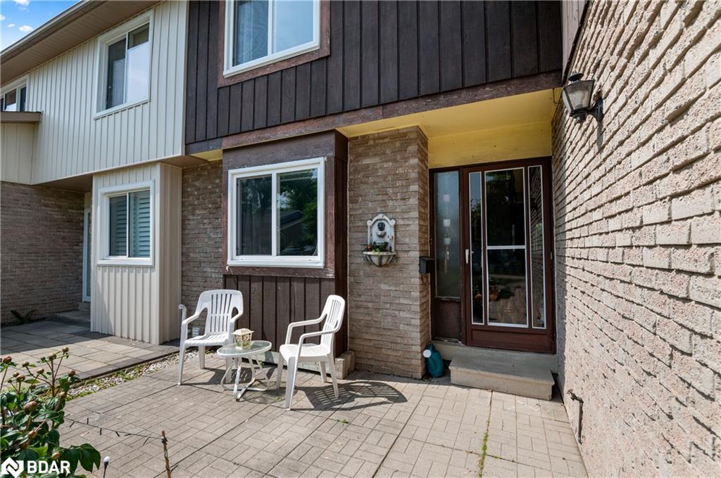 6058 Starfield Crescent Property Photo 2