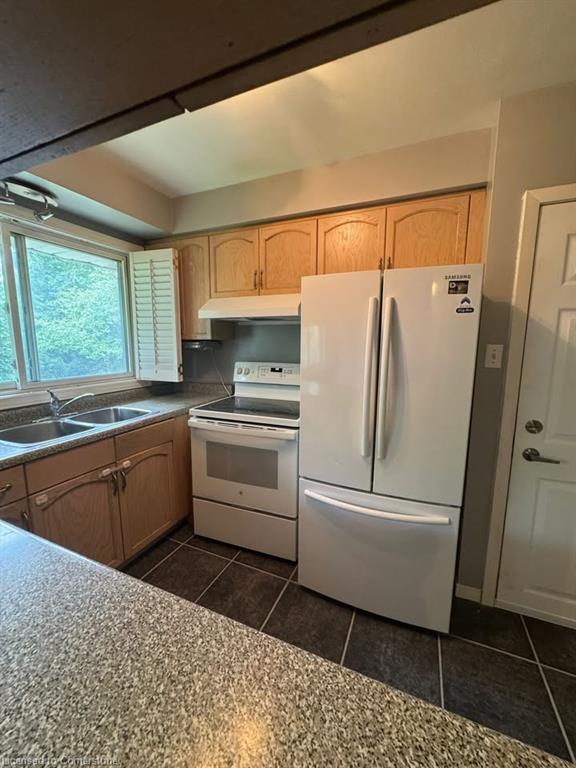 370 Greenbrook Drive Property Photo 8