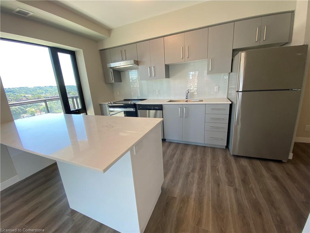 914-15 Queen Street S Property Photo 5