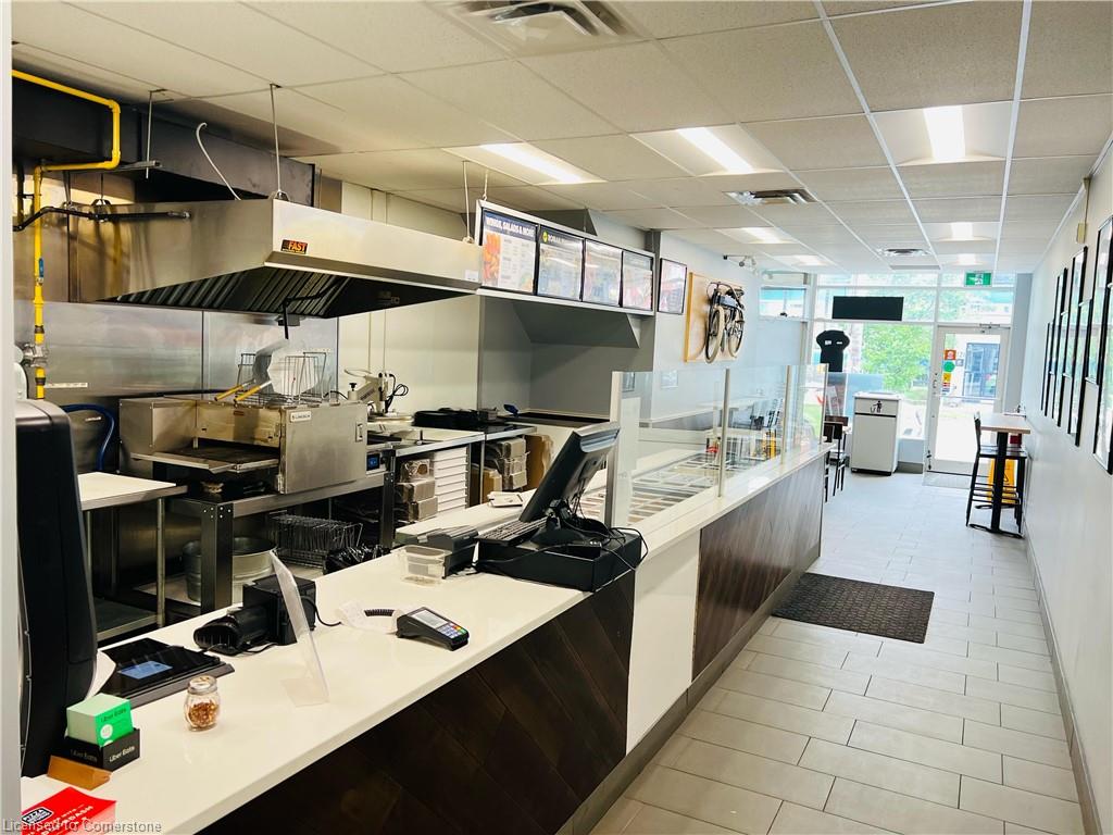 218 Laurier Avenue E Property Photo 3