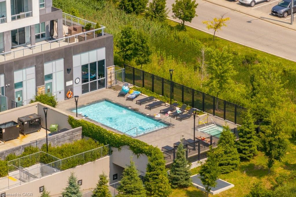 1004-1050 Main Street E Property Photo 38