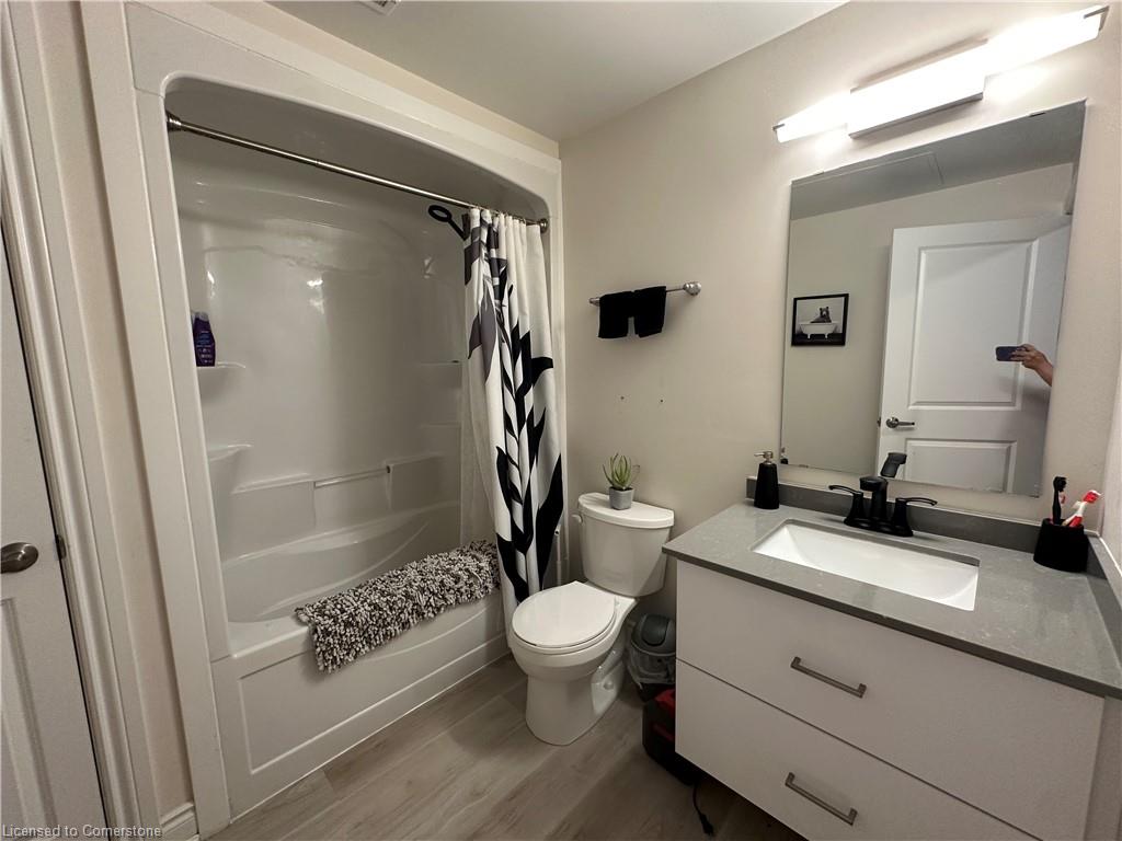 2d-259 King Street E Property Photo 15