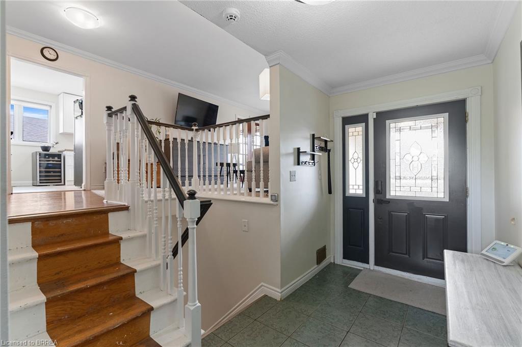 27 Craddock Boulevard Property Photo 5