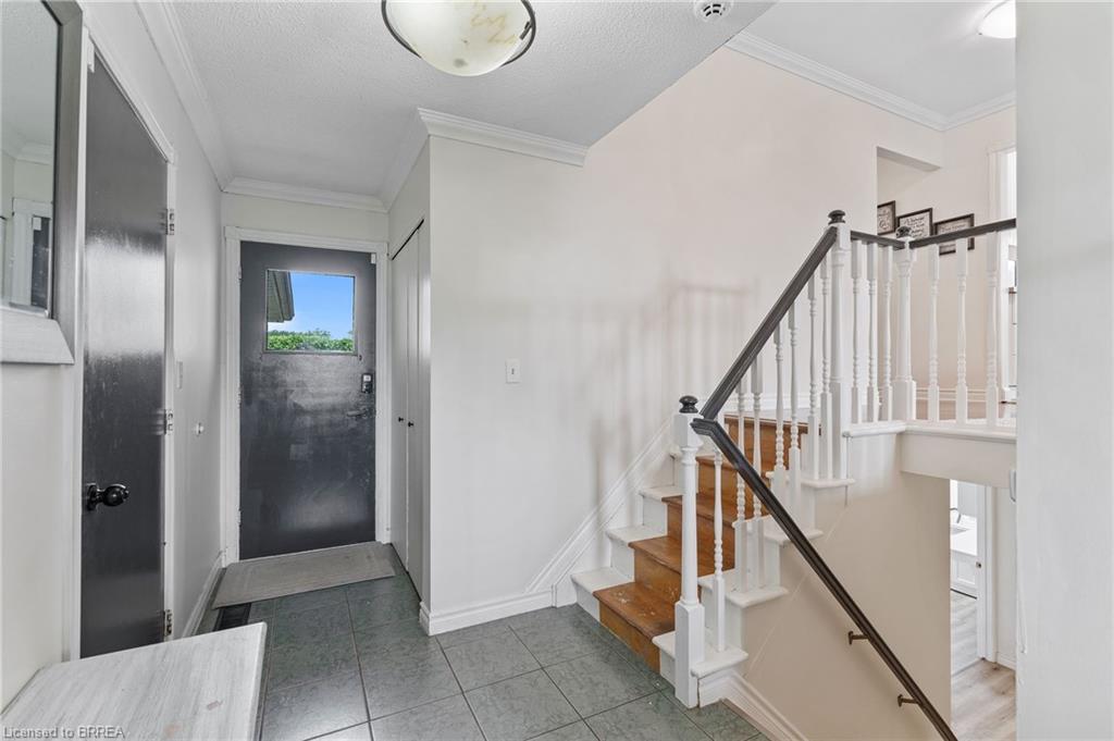 27 Craddock Boulevard Property Photo 6