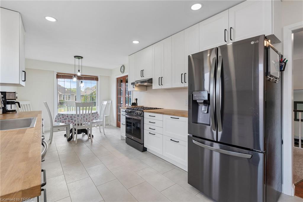 27 Craddock Boulevard Property Photo 12