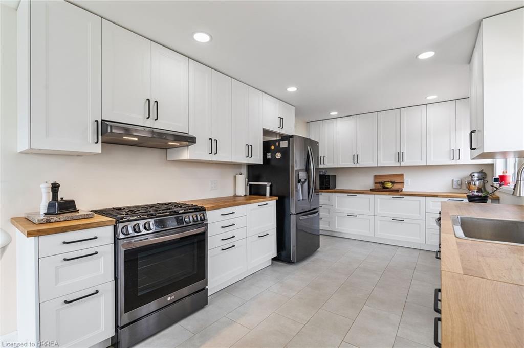 27 Craddock Boulevard Property Photo 13