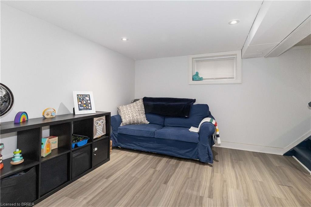 19 Lincoln Avenue Property Photo 38