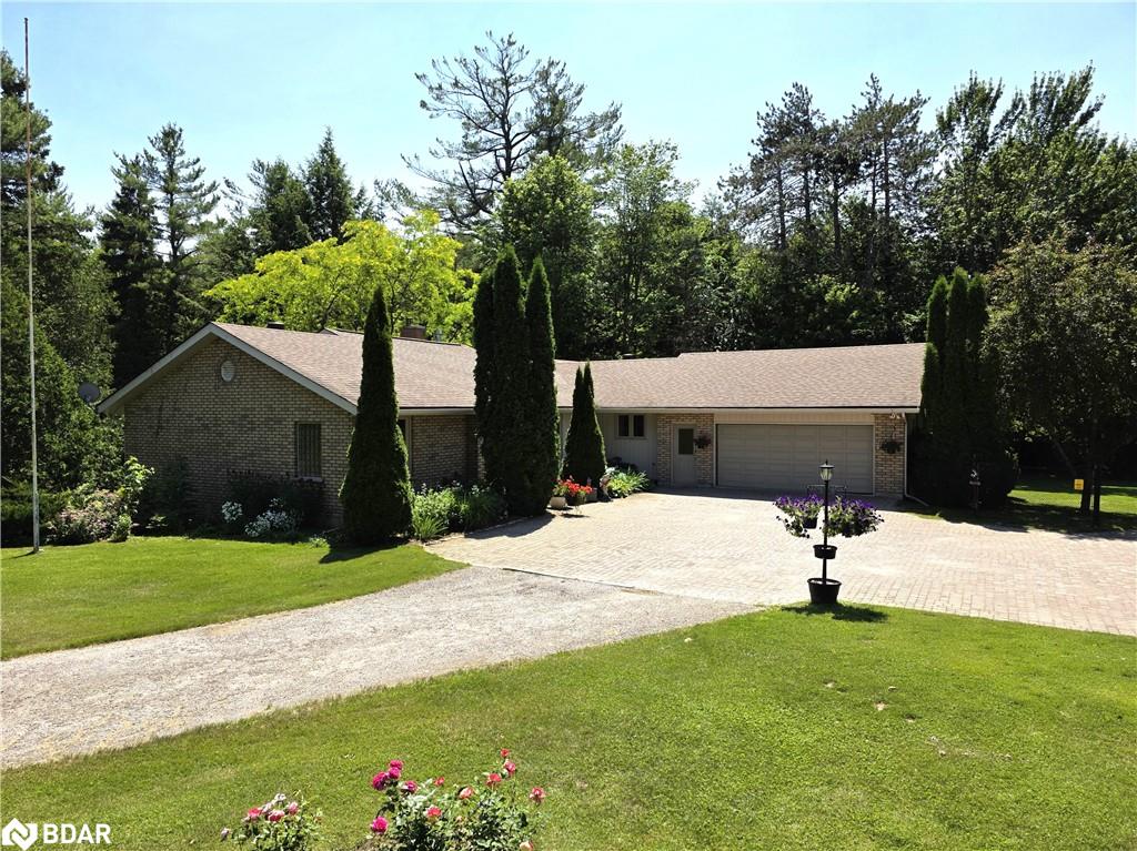 7190 93 Highway Property Photo 1