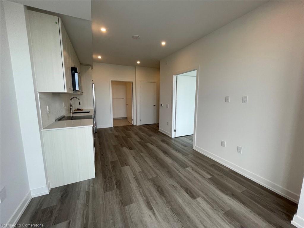2314-15 Wellington Street Property Photo 17