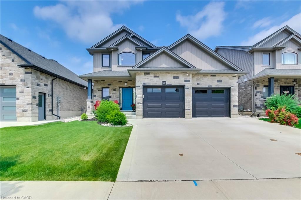 587 Hawthorne Place Property Photo 3