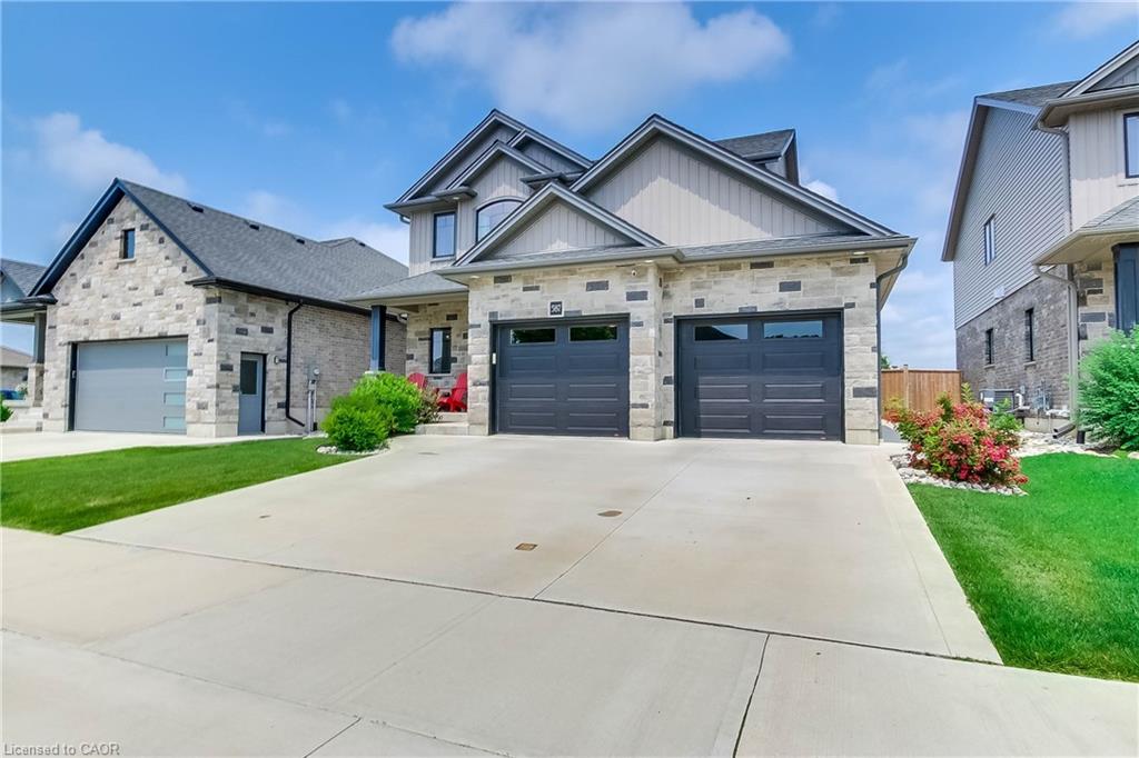 587 Hawthorne Place Property Photo 4