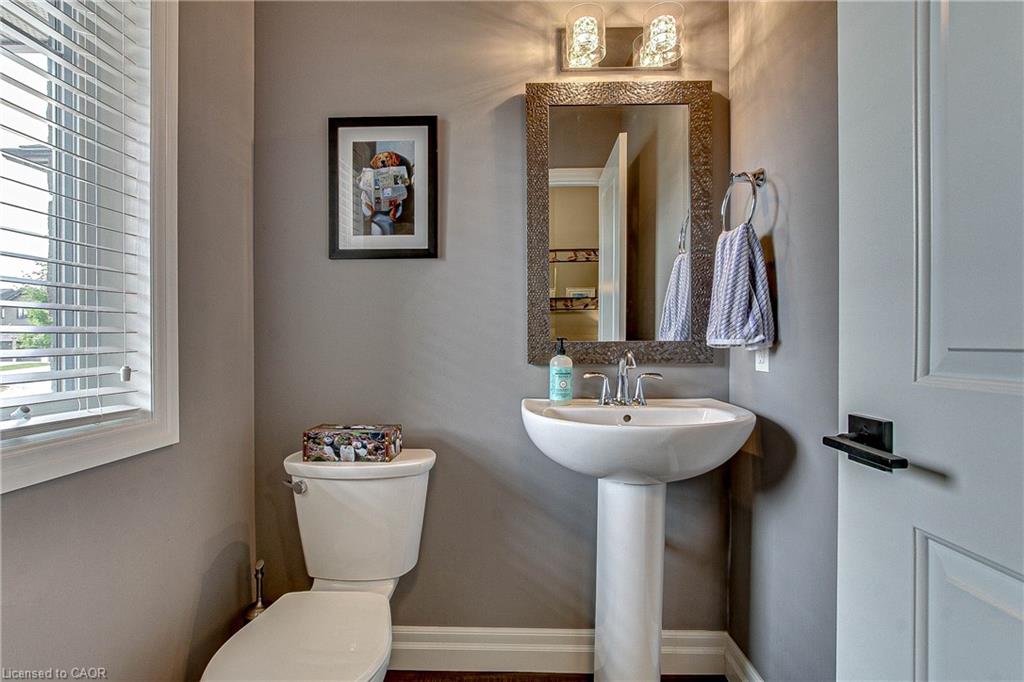 587 Hawthorne Place Property Photo 7