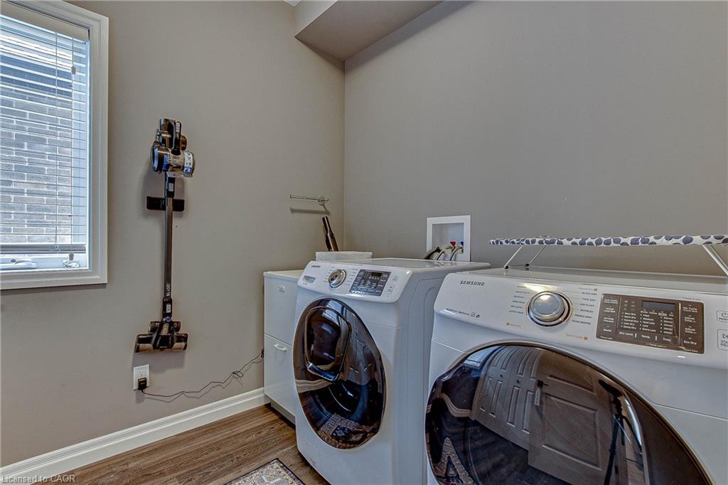 587 Hawthorne Place Property Photo 8