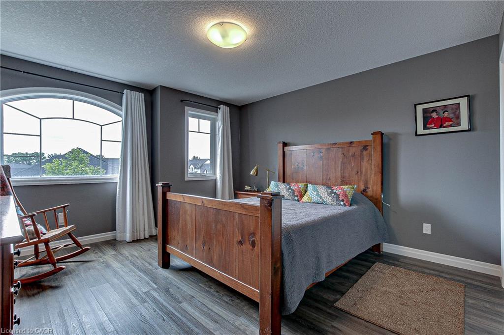 587 Hawthorne Place Property Photo 23