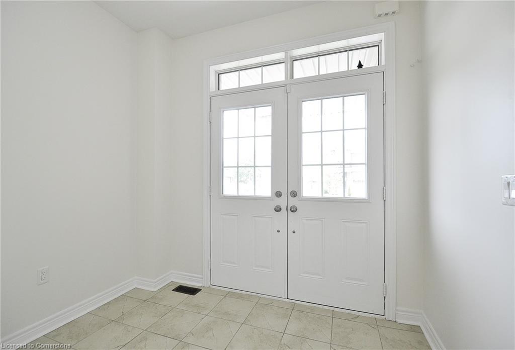 470 Thompson Street Property Photo 3