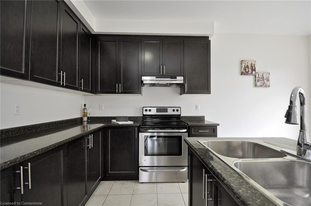470 Thompson Street Property Photo 9