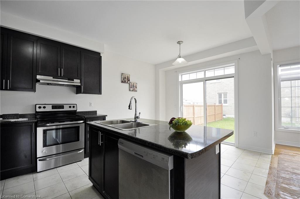 470 Thompson Street Property Photo 10